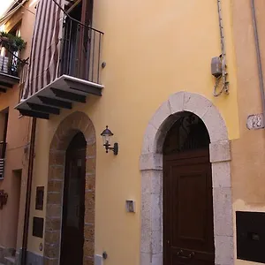 La Finestra Sotto La Rocca Apartment Cefalu